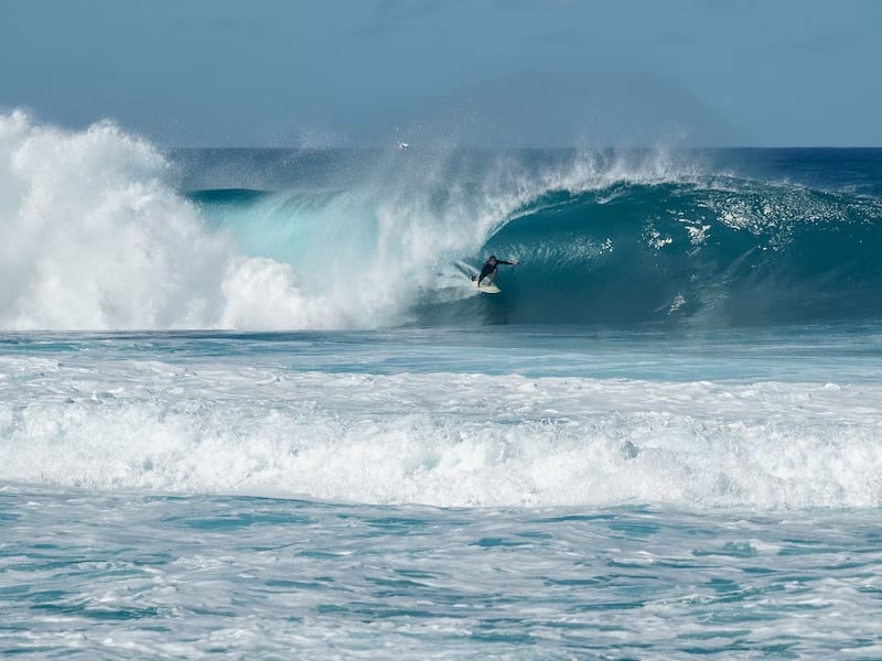 The Ultimate Guide to Surfing in Hawaii: Best Spots for Beginners and Pros